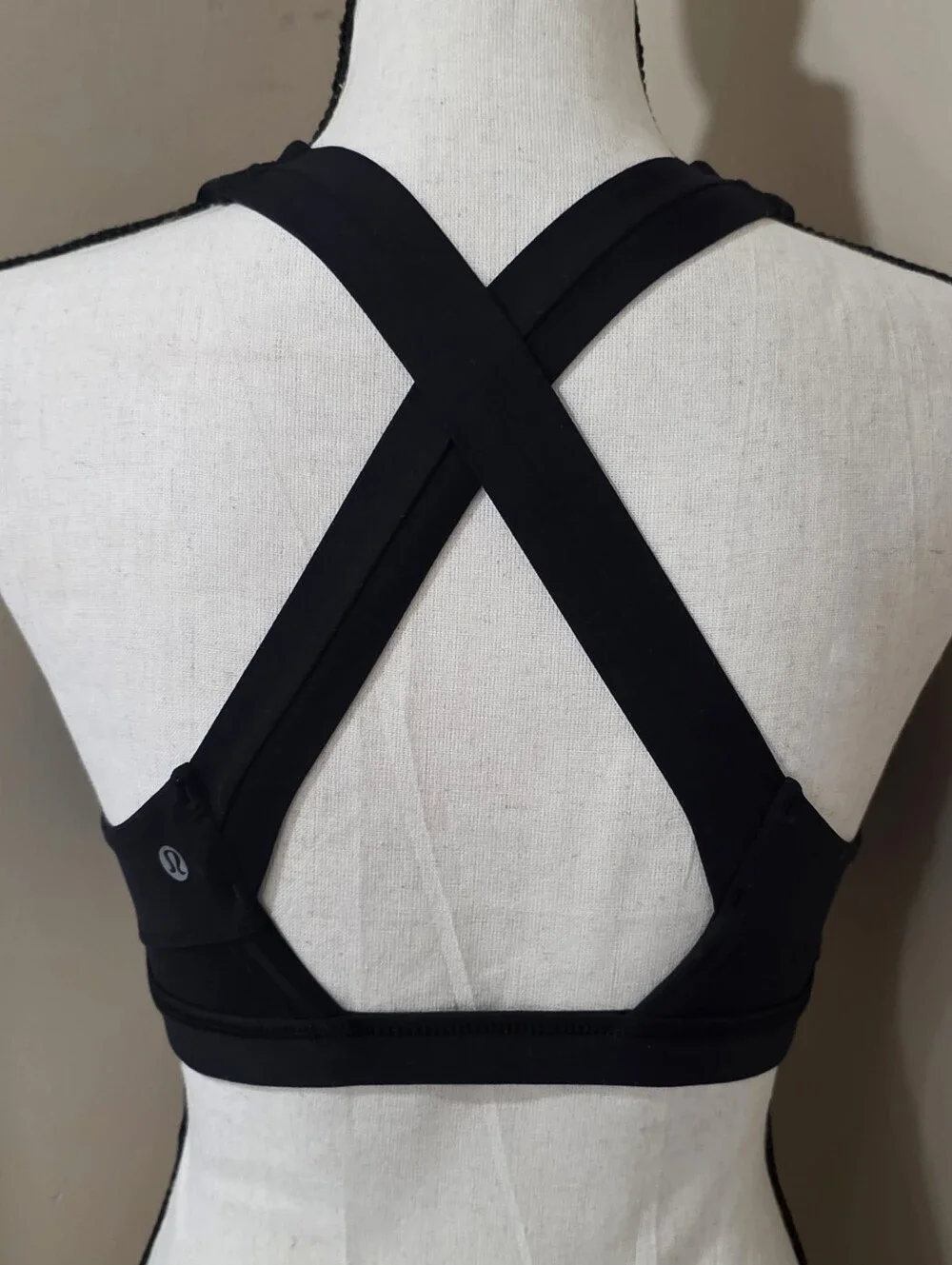 Lululemon Run Stuff Your Bra   Black Cross-Back Sports Bra